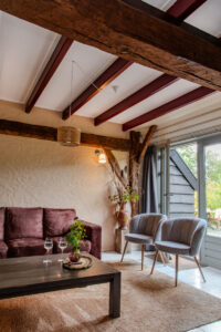 Gezellige woonkamer in het vakantiehuisje